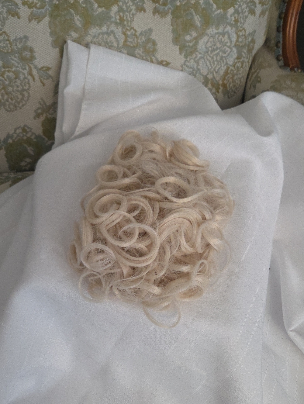 Blonde Curly Hairpiece Clip-In Bun - Neutral Blonde